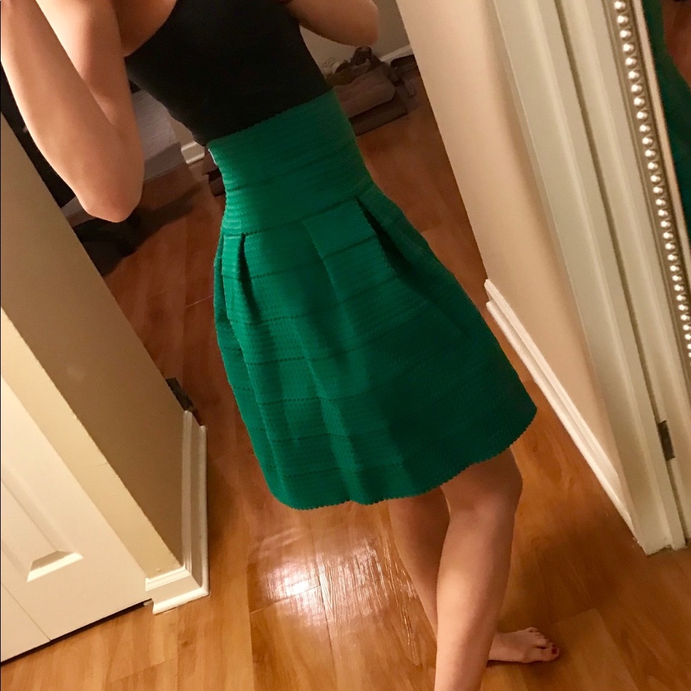 Girls from Savoy green skirt size xs